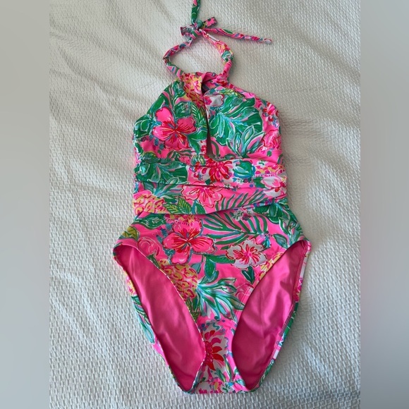 LILLY PULITZER LEDGER HALTER ONE PIECE
MULTI JOURNEY TO THE JUNGLE SWIMSUIT NWT - Picture 5 of 16